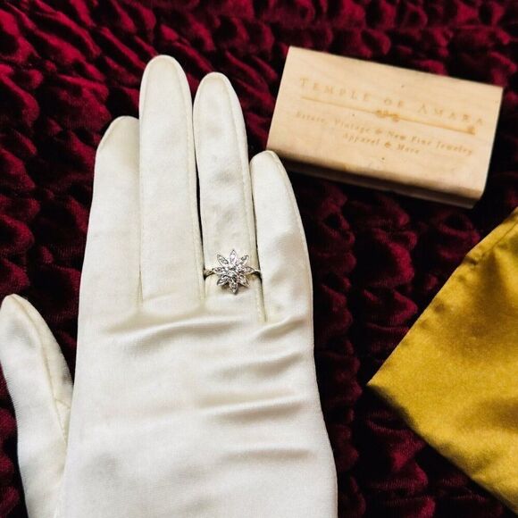 ANTIQUE- 14k White Gold- Flower Style -.25CT Diamond Cluster Ring -Sz 4.5- 3.1g - Picture 14 of 16